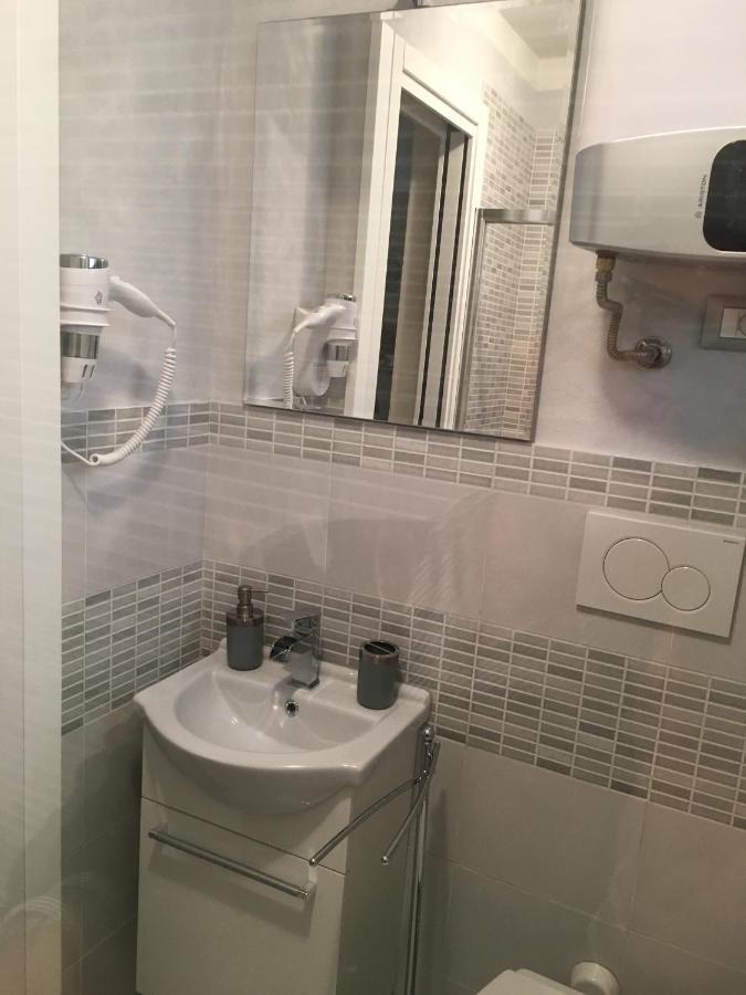 Vicolovolta16 Lägenhet Torri Del Benaco Exteriör bild